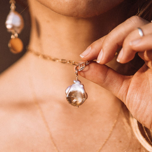 Oahu Jumbo Pearl Paperclip Necklace